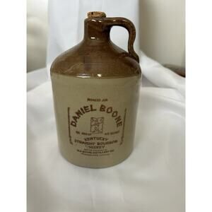 Vtg 1976 Daniel Boone Kentucky Straight Whiskey Jug. 4/5 Quart ( Empty)